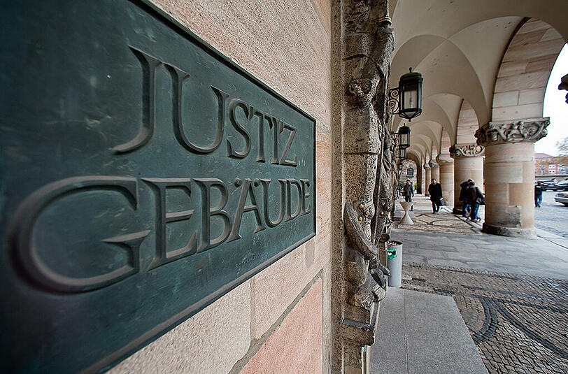 Der Angeklagte hat vor dem Landgericht Nürnberg-Fürth ein Geständnis abgelegt.