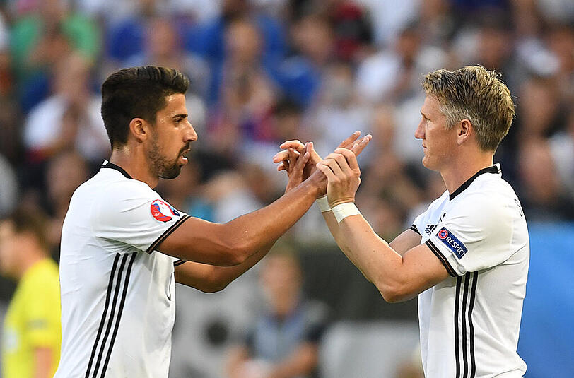 Frühes Aus im Spiel gegen Italien: Sami Khedira muss in der 16. Minute vom Platz. Die Bilder.