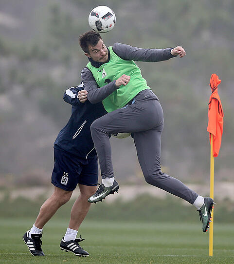 Löwen im Nebel: So lief die erste Trainingseinheit des TSV 1860 in Troia/Portugal.