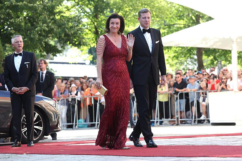 Dorothee Bär (CSU), Bundesministerin für Forschung, Technologie und Raumfahrt, und ihr Mann Oliver Bär. Dorothee Bär (CSU), Bundesministerin für Forschung, Technologie und Raumfahrt, und ihr Mann Oliver Bär.