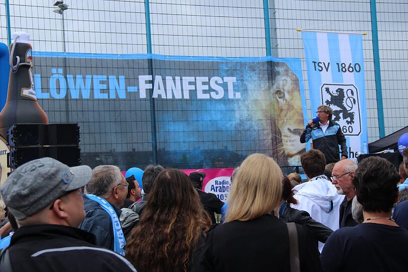 Weitere Bilder vom Löwen-Fanfest am Trainingsgelände an der Grünwalder Straße.