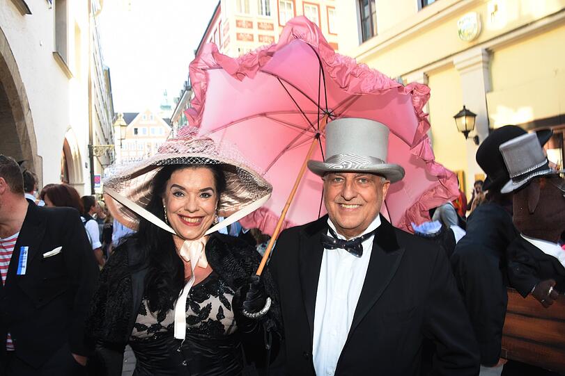 Axel Munz mit Begleitung.