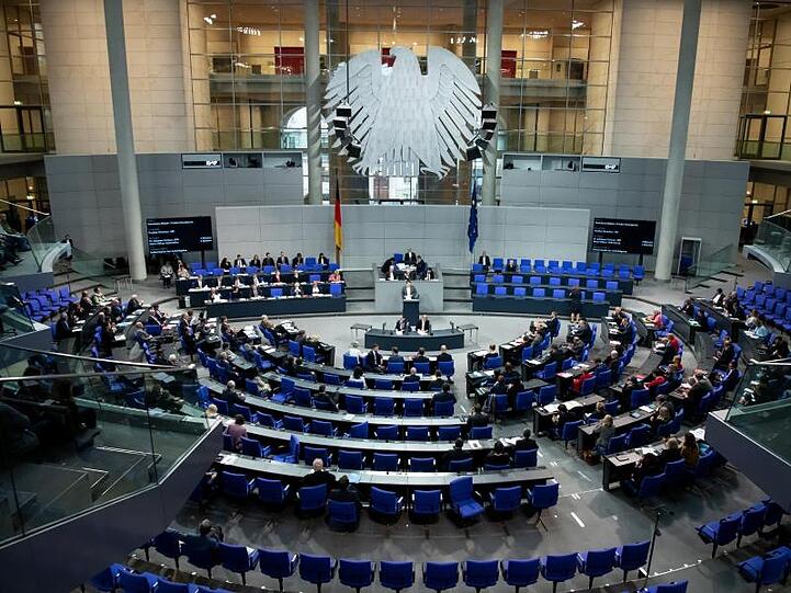 Debatte im Bundestag zu 70 Jahre Grundgesetz.