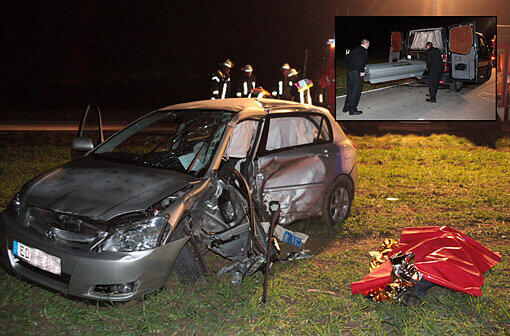 Horror-Unfall im Landkreis Erding: Ein Ehepaar stirbt nach einem Zusammenstoß mit einem 26-jährigen Autofahrer. Der Mann wird leicht verletzt. Die Ursache des Unfalls, der sich am späten Mittwochnachmittag ereignete, ist noch unklar. Hier sehen Sie die Bilder vom Unfallort.