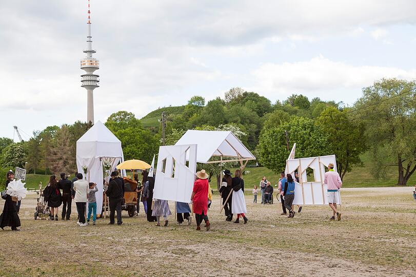 #Exist bringt Münchner Künstler auf die Straße.