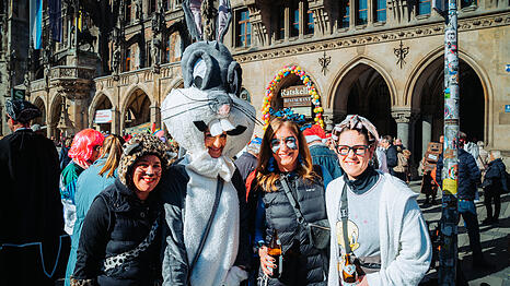 Strahlende Sonne und strahlende Gesichter beim Fasching auf dem Marienplatz im vorigen Jahr. Hoffentlich wird&rsquo;s wieder so sch&ouml;n!
