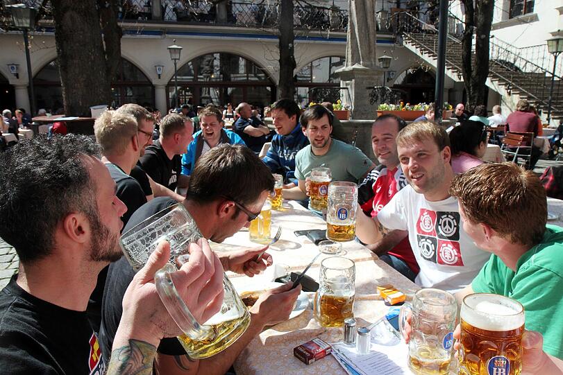 Sonne am Sonntag - so genießen die Münchner den späten Frühling!