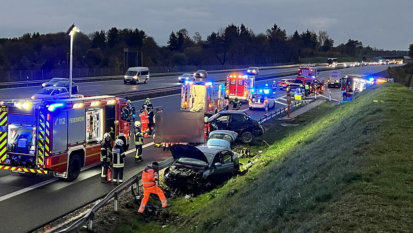 Die Unfallstelle auf der Autobahn A96. Die Unfallstelle auf der Autobahn A96.