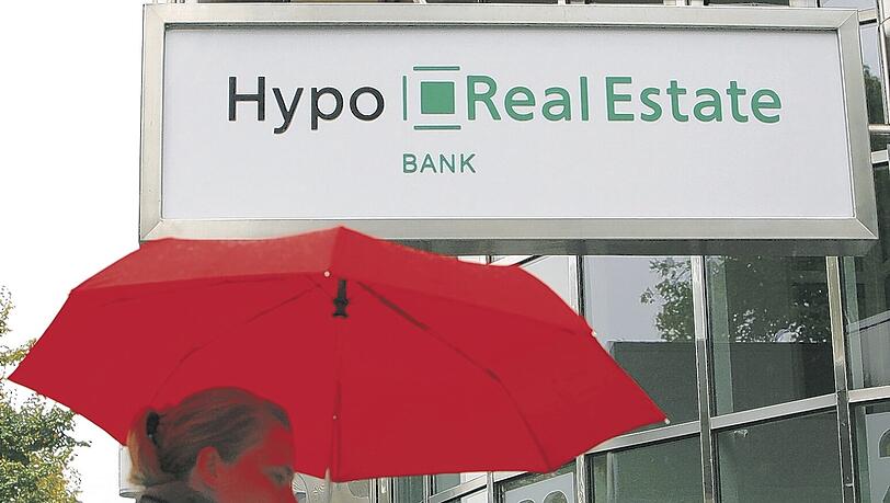 Rettung in stürmischen Zeiten? Die Hypo Real Estate darf nicht untergehen, sagen Fachleute und die Bundesregierung. Rettung in stürmischen Zeiten? Die Hypo Real Estate darf nicht untergehen, sagen Fachleute und die Bundesregierung.