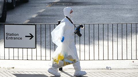 Die Ermittlungen dauern an.