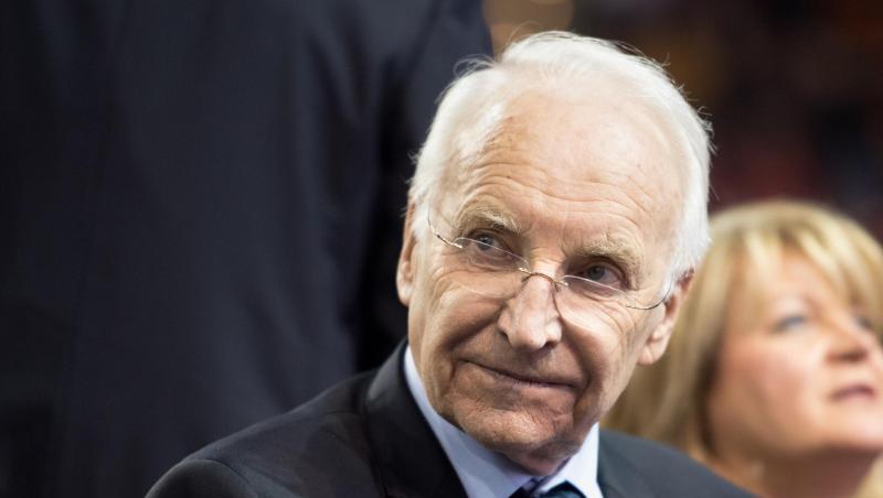 Edmund Stoiber bei der Jahreshauptversammlung des FC Bayern München. Foto: Matthias Balk/Archiv