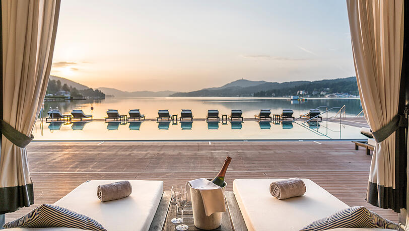 Entdecken Sie die Vorzüge des Sommers im Beach Club des Falkensteiner Schlosshotel Velden. Entdecken Sie die Vorzüge des Sommers im Beach Club des Falkensteiner Schlosshotel Velden.