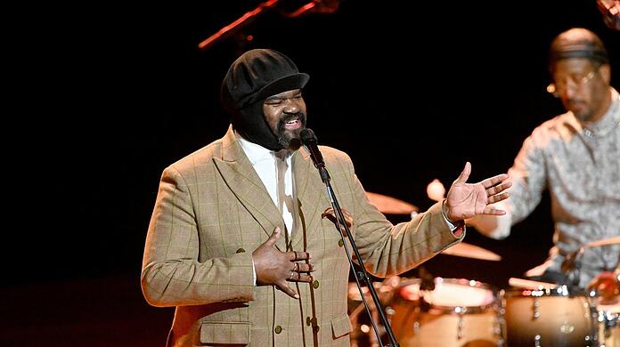 Gregory Porter in der Isarphilharmonie: "Everything is alright in my country, you know this!", sagte er ironisch.