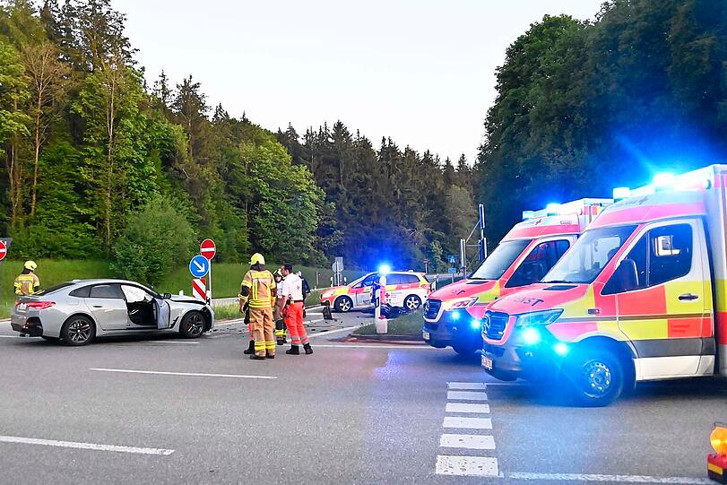 Die Motorradfahrerin erlag noch am Unfallort ihren schweren Verletzungen.