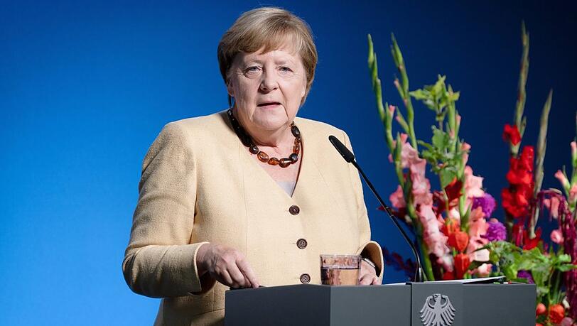 Angela Merkel wird nach Israel reisen. Angela Merkel wird nach Israel reisen.