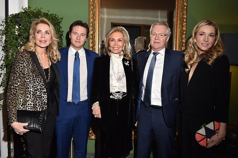 Prinzessin Dr. Gabriele zu Leiningen mit Sohn Prinz Aly Aga Khan, Renate Thyssen, Prof. Dr. Friedrich Hoppichler und Prinzessin Theresa zu Leiningen