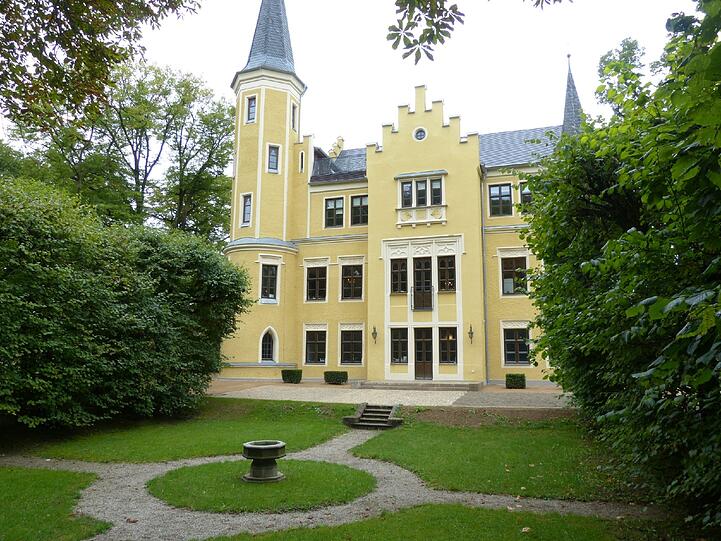 Perfekte Kulisse für ein Konzert: Schloss Freiham.