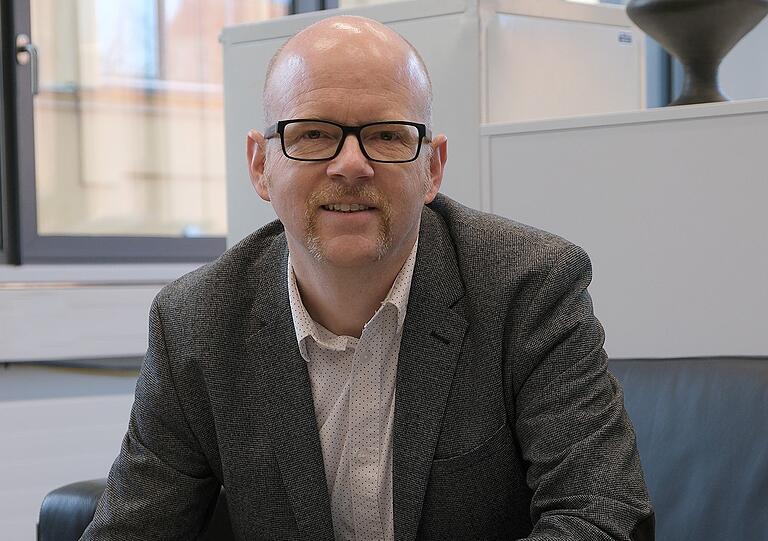 Kelten-Experte Holger Wendling aus Ludwigsburg ist habilitierter Prähistoriker. Nach Stationen am Deutschen Archäologischen Institut in Frankfurt, am Keltenmuseum Hallein und am Salzburg Museum ist er seit 2023 Referent für die Eisenzeit an der Archäologischen Staatssammlung in München.