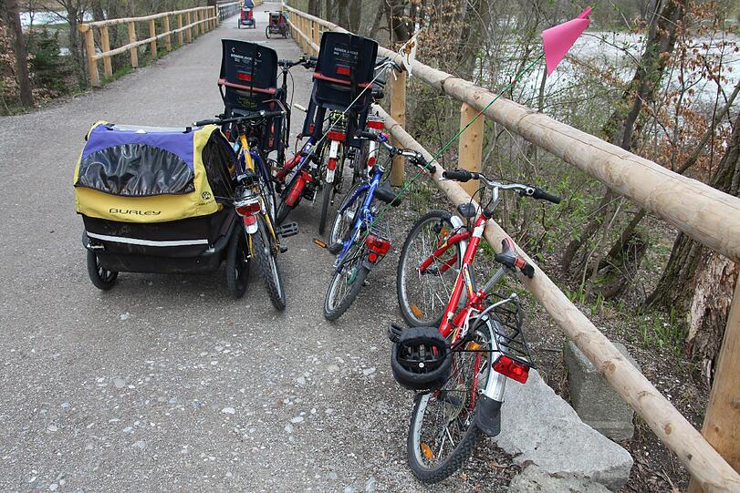 Ein kleiner Fuhrpark: So sieht es aus, wenn die Cadeggianinis eine Radltour machen.