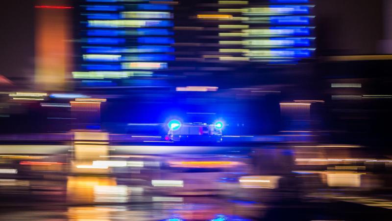 Ein Feuerwehrwagen in Eile. Foto: Frank Rumpenhorst/dpa/Symbolbild Ein Feuerwehrwagen in Eile. Foto: Frank Rumpenhorst/dpa/Symbolbild