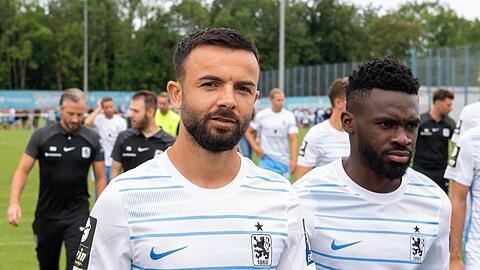 Torgefährliche Neuzugänge, die wohl erst einmal lauern müssen (v.l.): Vrenezi und Boyamba.