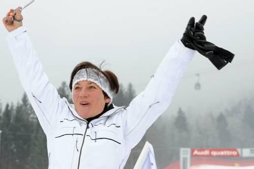 Auch als Vorjublerin eine Klasse für sich: Ski-Legende Rosi Mittermaier bei der Eröffnung der neuen Kandahar-Abfahrt.