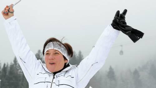 Auch als Vorjublerin eine Klasse für sich: Ski-Legende Rosi Mittermaier bei der Eröffnung der neuen Kandahar-Abfahrt. Auch als Vorjublerin eine Klasse für sich: Ski-Legende Rosi Mittermaier bei der Eröffnung der neuen Kandahar-Abfahrt.