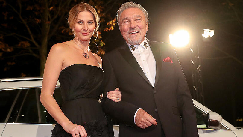 Karel Gott (hier mit seiner Frau Ivana) wird den Ehrenpreis für sein Lebenswerk entgegennehmen.