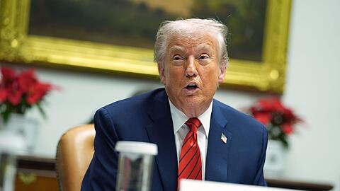 Nach Worten von US-Präsident Donald Trump sind die USA am Wochenende nach Europa eingeladen. Nach Worten von US-Präsident Donald Trump sind die USA am Wochenende nach Europa eingeladen.