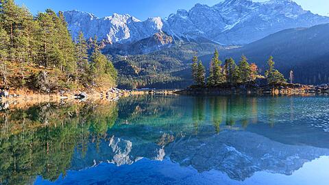 Der Eibsee ist ein Idyll nahe der Zugspitze. Das gefällt nicht nur den Einheimischen, sondern auch vielen Urlaubern und Ausflüglern. Der Eibsee ist ein Idyll nahe der Zugspitze. Das gefällt nicht nur den Einheimischen, sondern auch vielen Urlaubern und Ausflüglern.