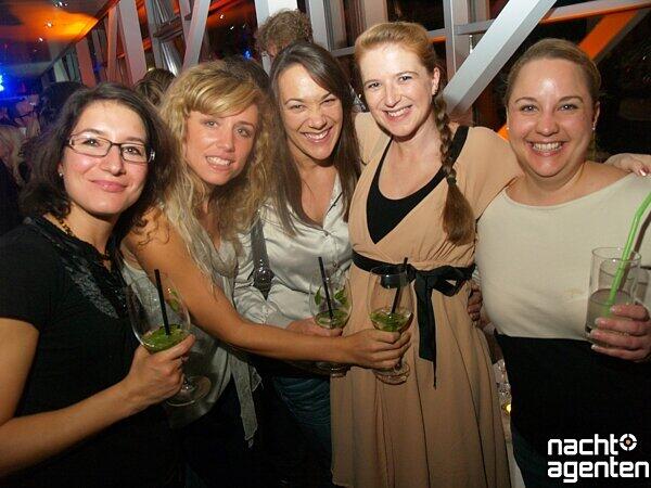 &bdquo;After Work - über den Dächern von München&ldquo; in der Skylounge (Dienstag, 26.10.2011). Noch
mehr Fotos gibt es unter www.nachtagenten.de.