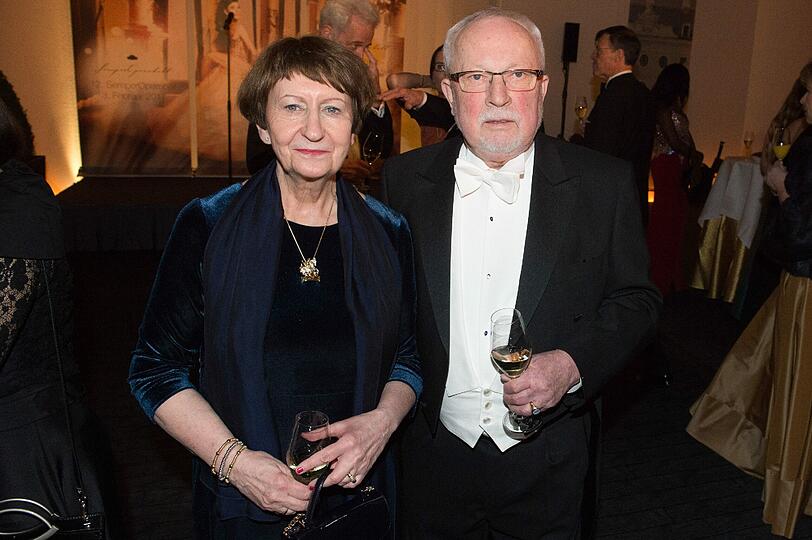 Semperopernball: CDU-Politiker Lothar de Maiziere und Ehefrau Marianne Strodt