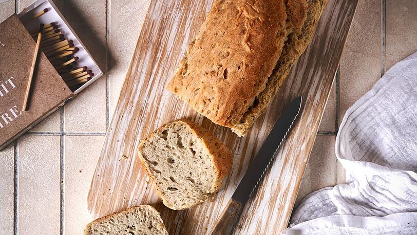Das Räucherkräuterbrot. Das Räucherkräuterbrot.