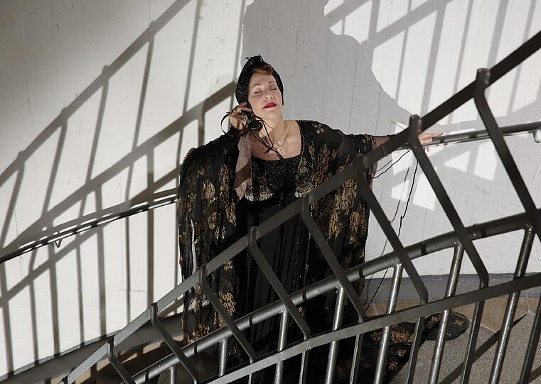 Szenen aus &bdquo;The Florence Foster Jenkins Story&ldquo; mit Joyce DiDonato.
