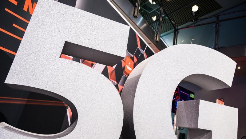 Das 5G werde auch die Bereiche Spiele, Sport und andere Unterhaltungsinhalte "revolutionieren", hieß es bei Samsung. Das 5G werde auch die Bereiche Spiele, Sport und andere Unterhaltungsinhalte "revolutionieren", hieß es bei Samsung.