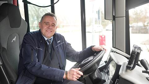 Lieblingsbusfahrer gesucht! Beim bundesweiten Wettbewerb k&ouml;nnen Fahrg&auml;ste ihre Favoriten nominieren. Im Bild zu sehen ist der MVG-Busfahrer Thomas Bachert.