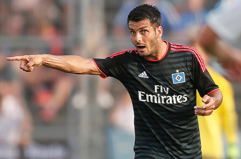 Abgerundet wird die Kategorie von Emir Spahic ,seines Zeichens "aggressive leader" beim HSV. Seine Prügelei mit Ordnern und elf Platzverweise in seiner Karriere sind für die Redakteure Grund genug, ihn auf die Liste zu setzen.