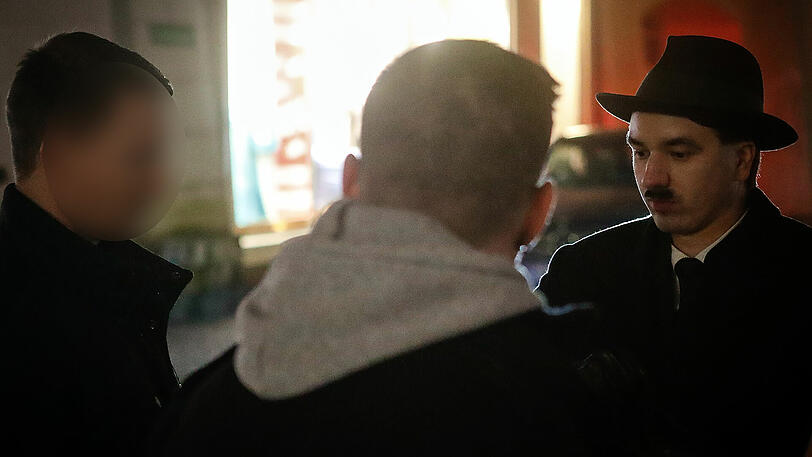 Verhaftung von "Harald Hitler" in Braunau. Die Bilder.