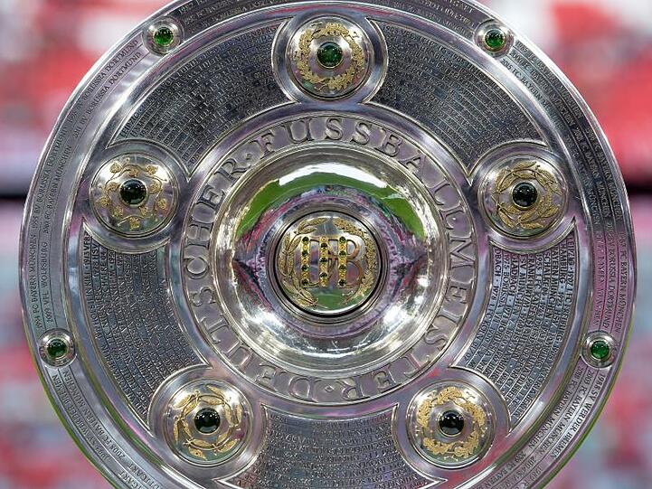 Die DFL hofft, dass der Spielbetrieb Mitte Mai wieder aufgenommen werden kann.