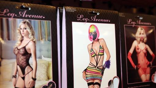 Peinlich: Die Überwachungskamera eines nahe gelegenen Sexshops (Symbolbild) sendete auf derselben Frequenz wie die Rückfahrkamera eines Lkw. Peinlich: Die Überwachungskamera eines nahe gelegenen Sexshops (Symbolbild) sendete auf derselben Frequenz wie die Rückfahrkamera eines Lkw.