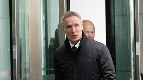"Am 6. Februar werden wir Geschichte schreiben", erklärte NATO-Generalsekretär Jens Stoltenberg auf Twitter.