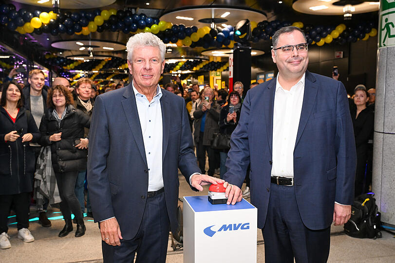 Oberbürgermeister Dieter Reiter (l.) und MVG-Chef Ingo Wortmann eröffnen am Dienstag offiziell das Zwischengeschoss der U-Bahnstation am Sendliger Tor.