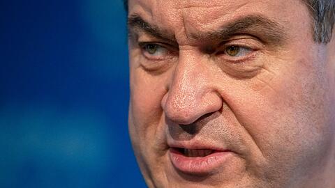 Markus Söder (CSU), Ministerpräsident von Bayern und Parteivorsitzender, nimmt an einer Pressekonferenz zu den Ergebnissen der Sitzung des CSU-Vorstands in der CSU-Landesleitung teil.