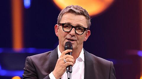 Schauspieler Hans Sigl zieht es nach der 17. Staffel von "Der Bergdoktor" auf die Live-Bühne.