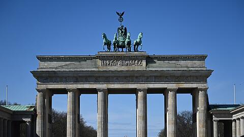 Das Brandenburger Tor gehört zu den Sehenswürdigkeiten der deutschen Hauptstadt. (Archivbild)