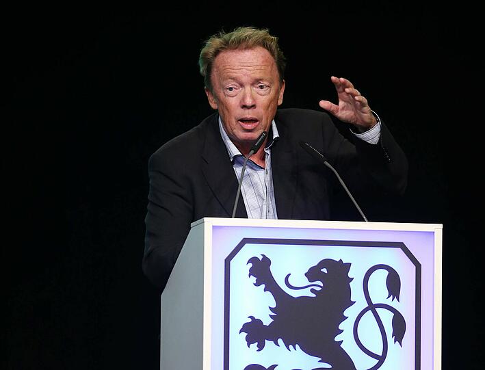 Die Bilder von der außerordentlichen Mitgliederversammlung des TSV 1860 im Zenith.