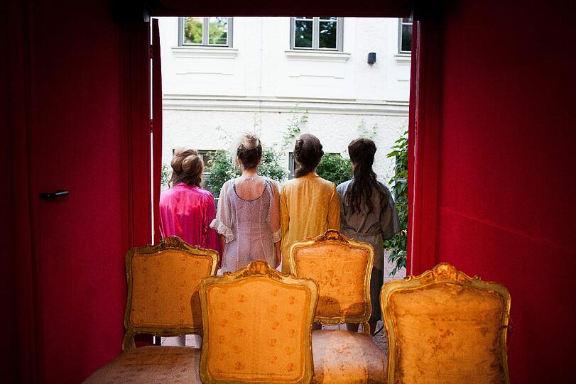 Die Opernbude im Charlottenhof der Kammerspiele.
