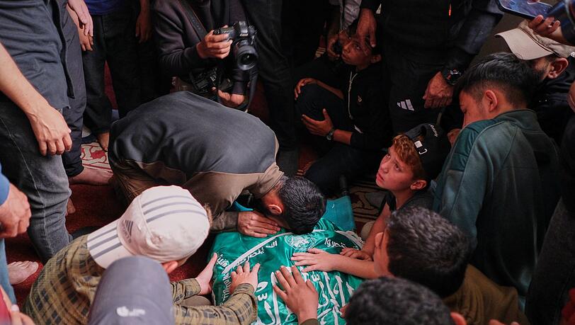Der bei einem israelischen Milit&auml;rangriff get&ouml;tete Hamas-Kommandeur wurde in Gaza beigesetzt.