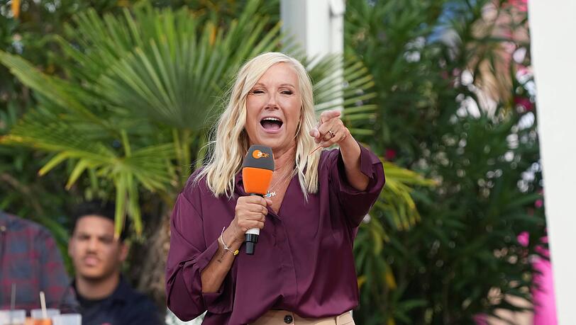 Andrea Kiewel bringt Anfang Oktober den "ZDF-Fernsehgarten" nach Bremerhaven. Andrea Kiewel bringt Anfang Oktober den "ZDF-Fernsehgarten" nach Bremerhaven.