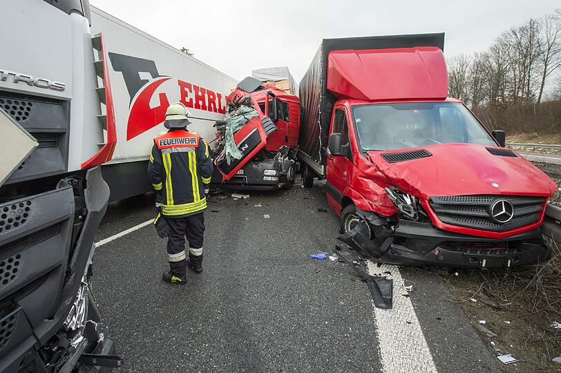 Lkw-Unfall auf der A93: Die Bilder...